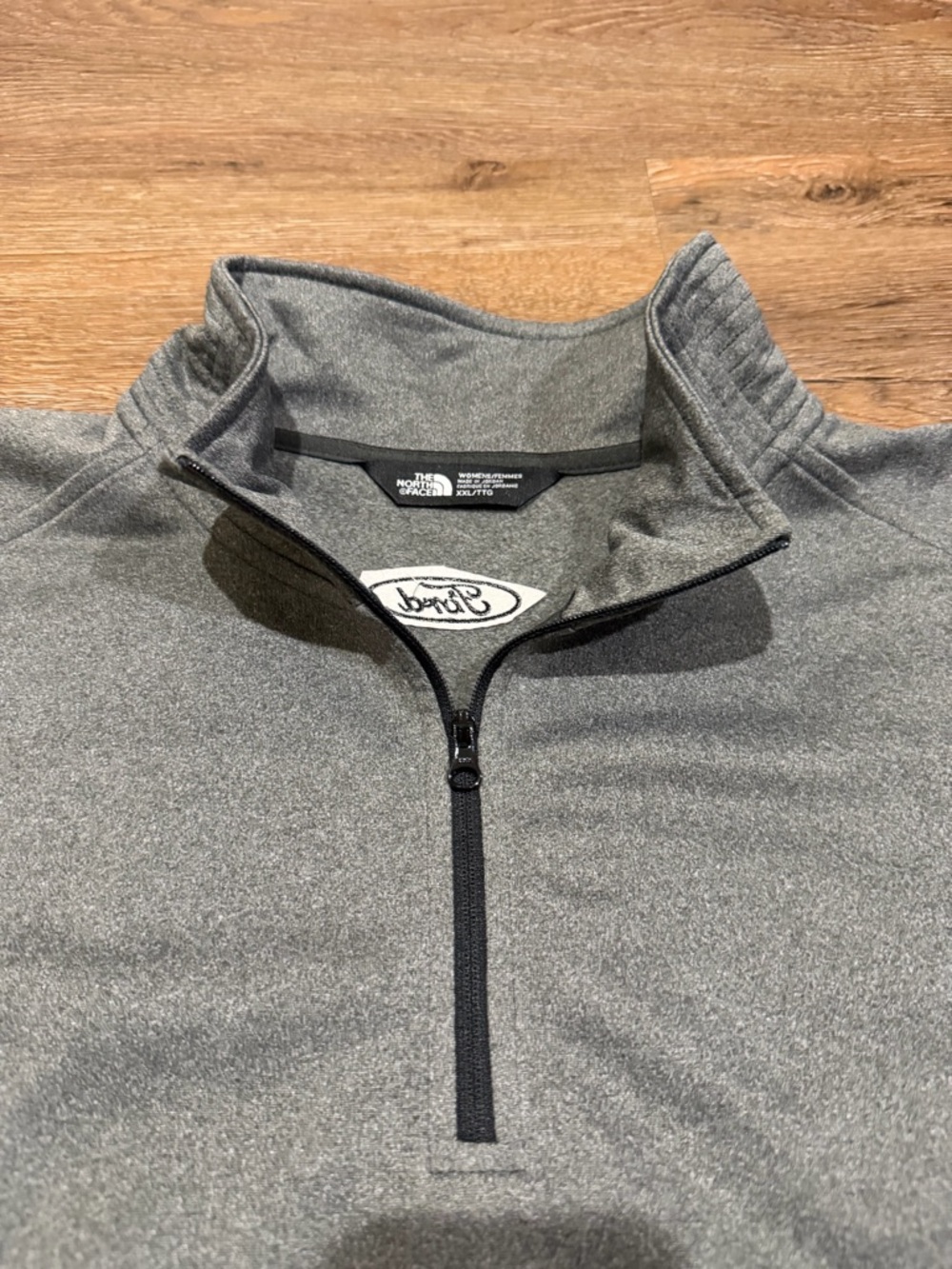 The North Face x Ford Escape Women’s Gray Quarter-Zip Pullover Jacket - Picture 5 of 9